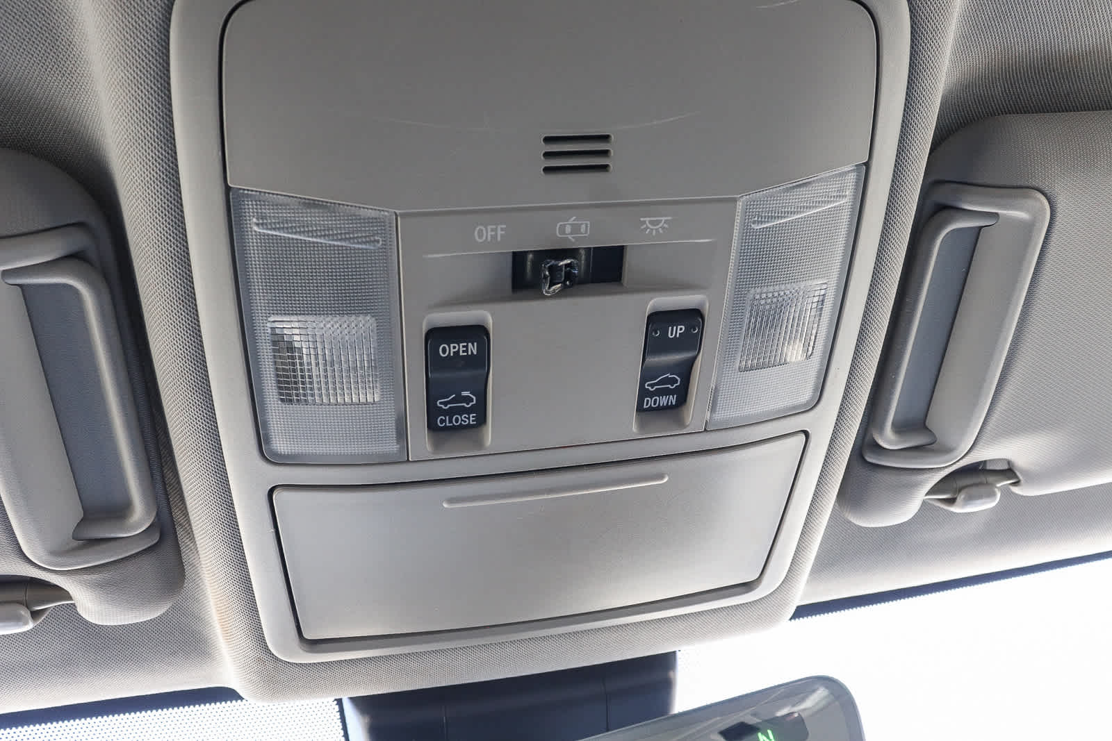 Thumbnail: 2016 Toyota RAV4 - 28