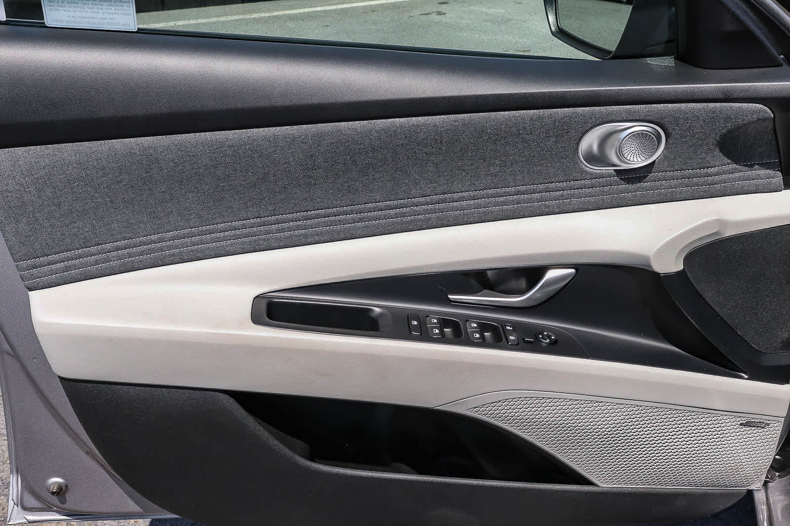 2026 Hyundai Elantra Limited - Photo 30