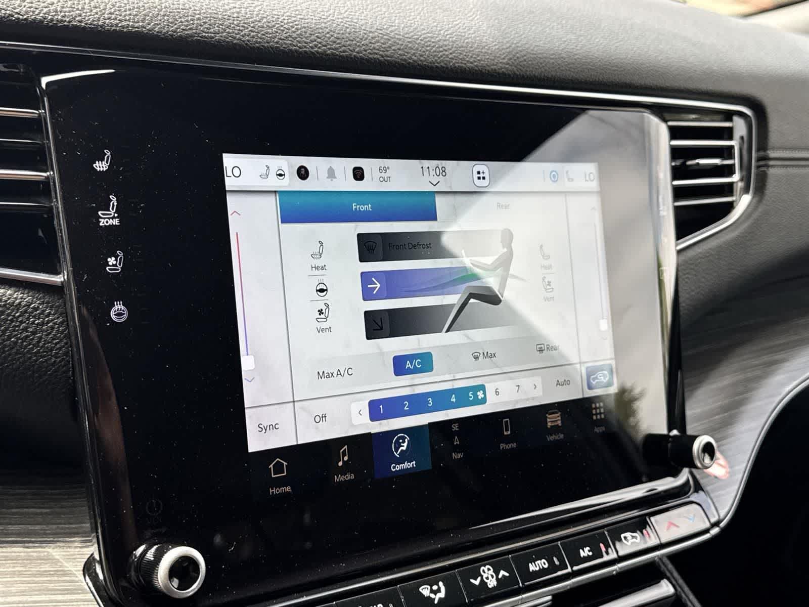 Thumbnail: 2023 Jeep Wagoneer - 13