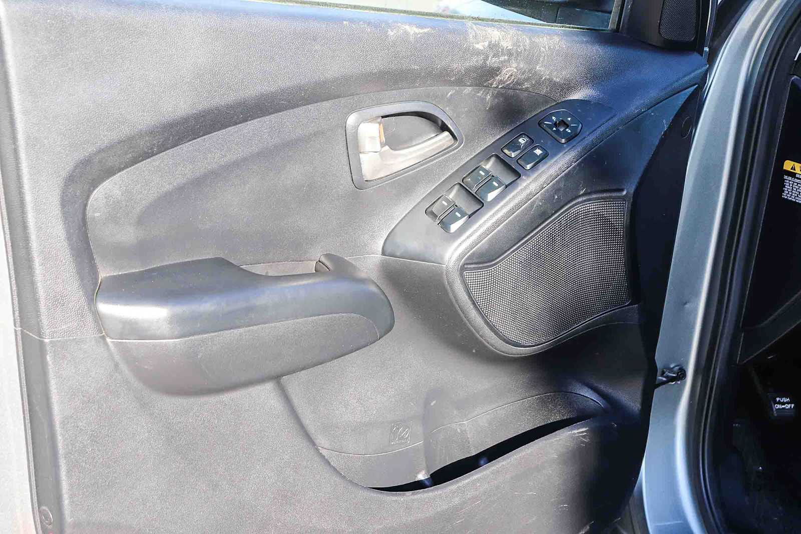 Thumbnail: 2010 Hyundai Tucson - 19