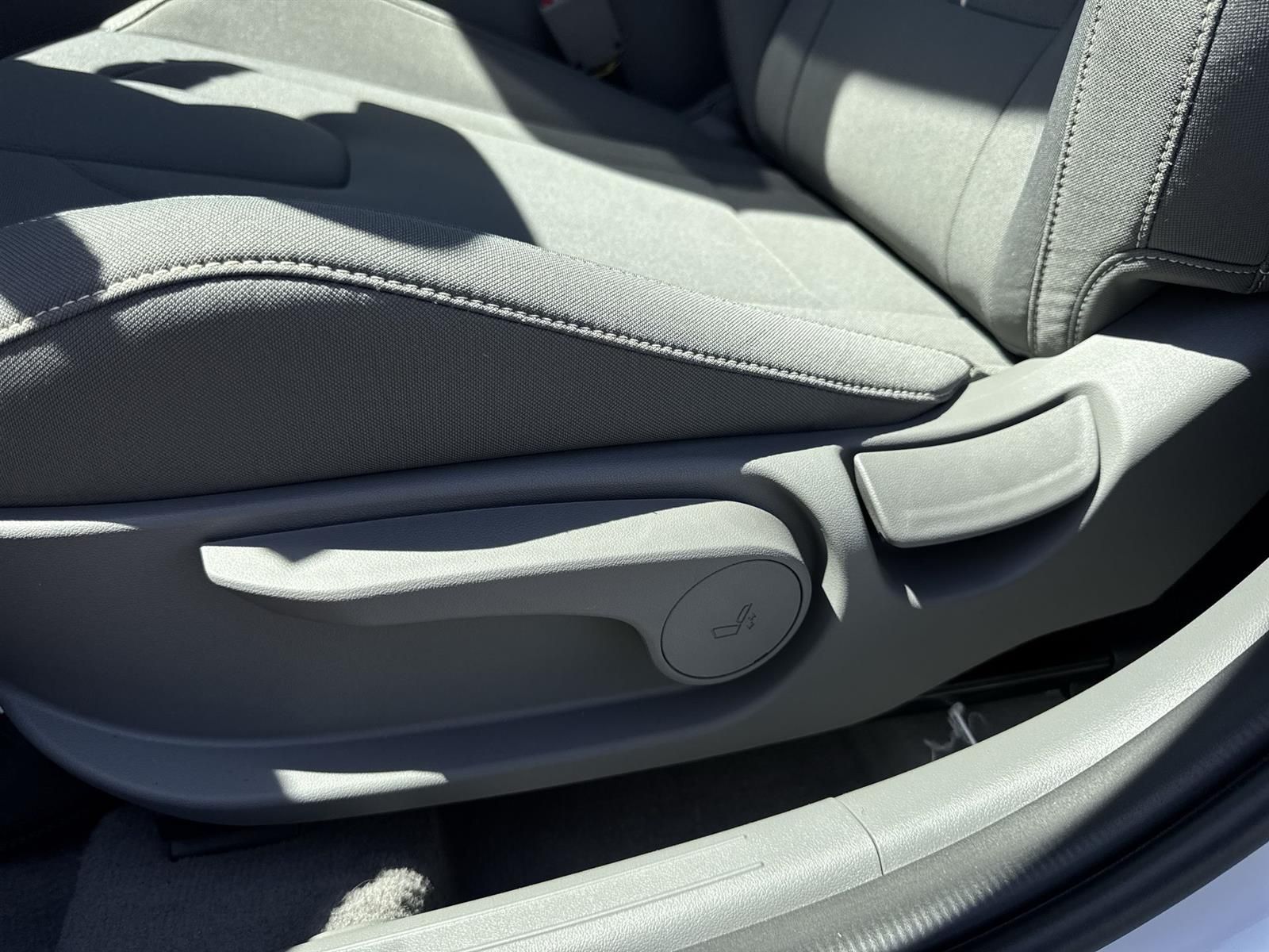 Thumbnail: 2025 Hyundai Elantra - 27