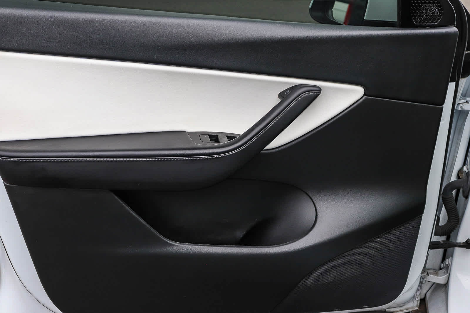 Thumbnail: 2022 Tesla Model Y - 21