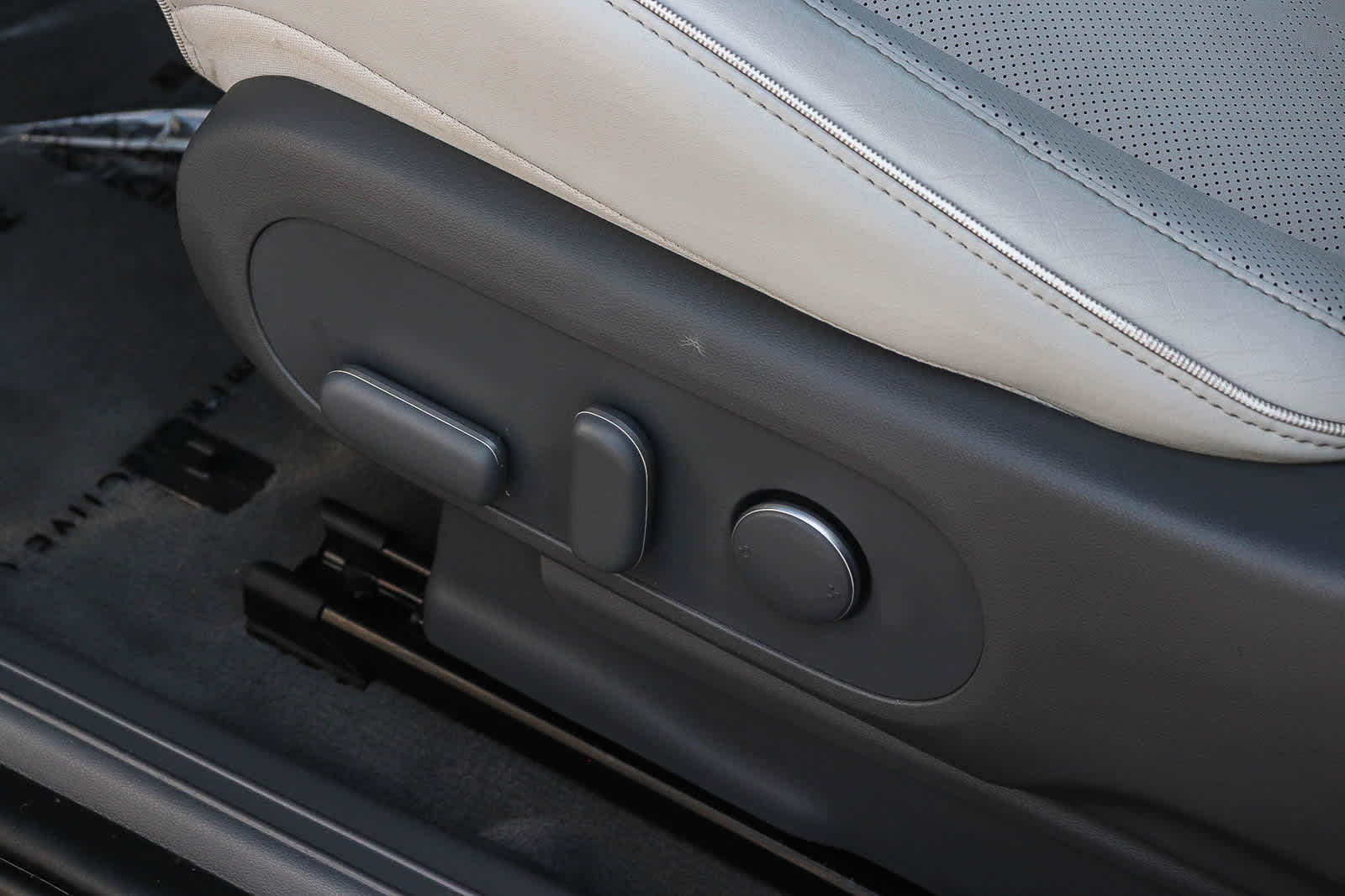 Thumbnail: 2022 Hyundai Ioniq 5 - 22