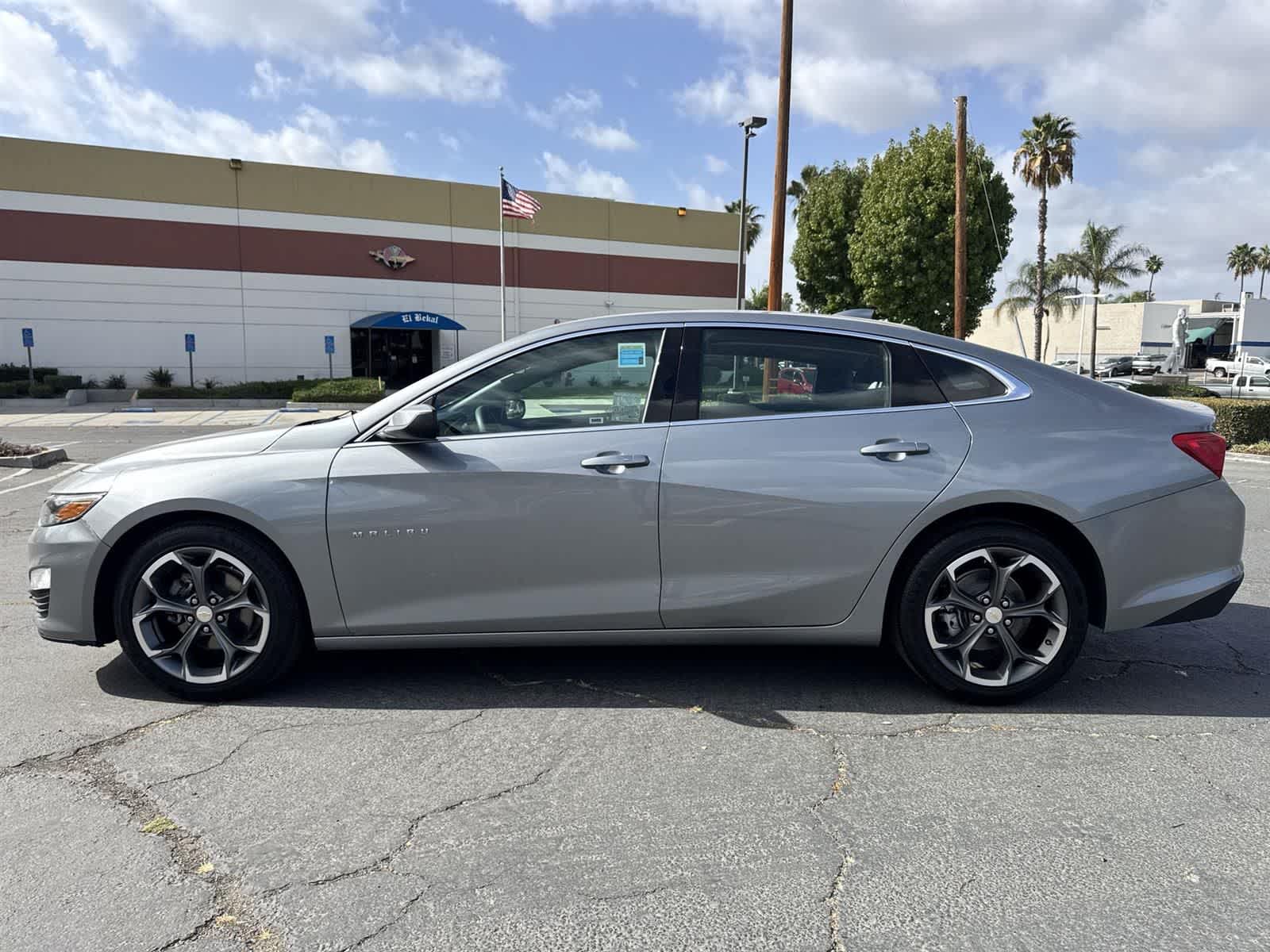 Thumbnail: 2023 Chevrolet Malibu - 5