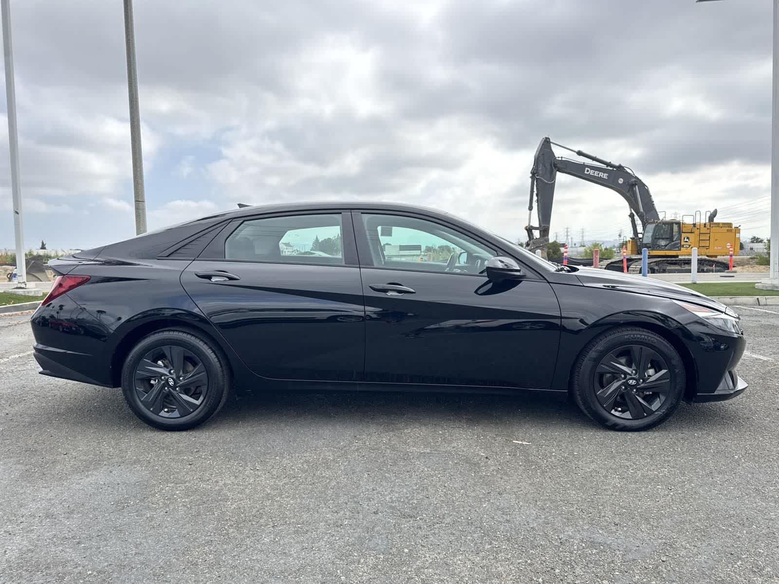 Thumbnail: 2022 Hyundai Elantra - 3