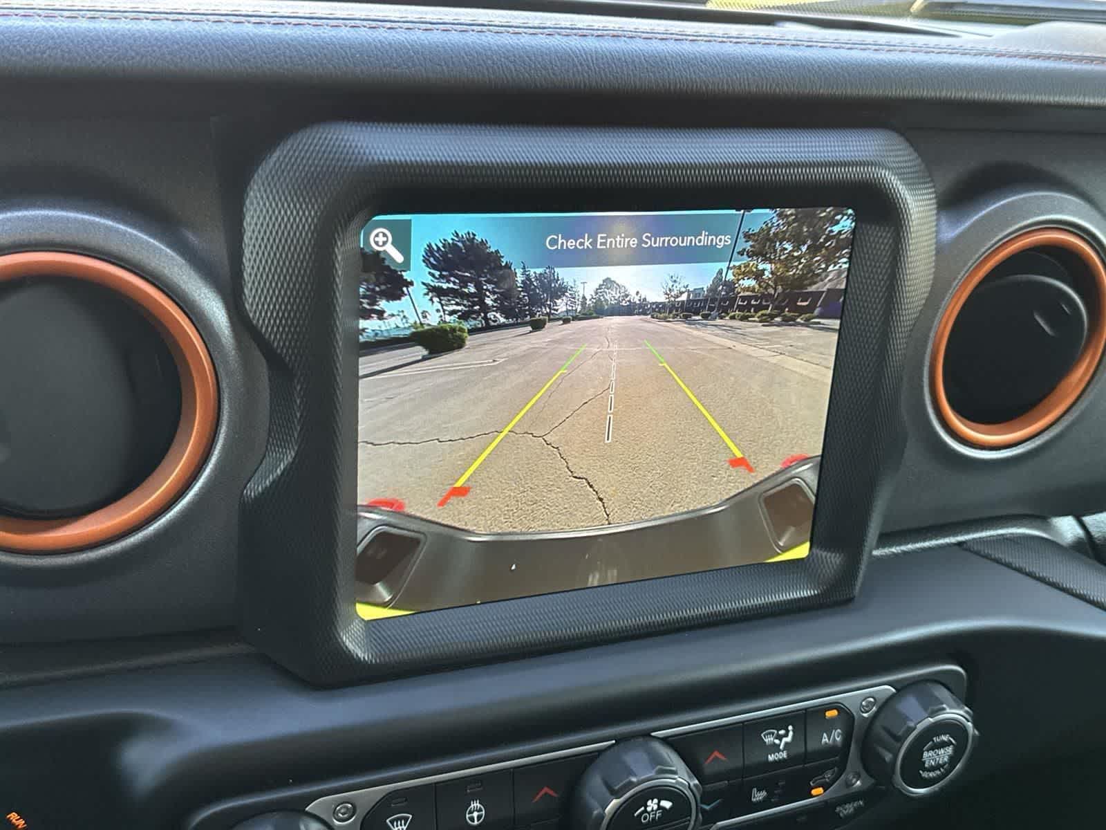 Thumbnail: 2023 Jeep Gladiator - 15