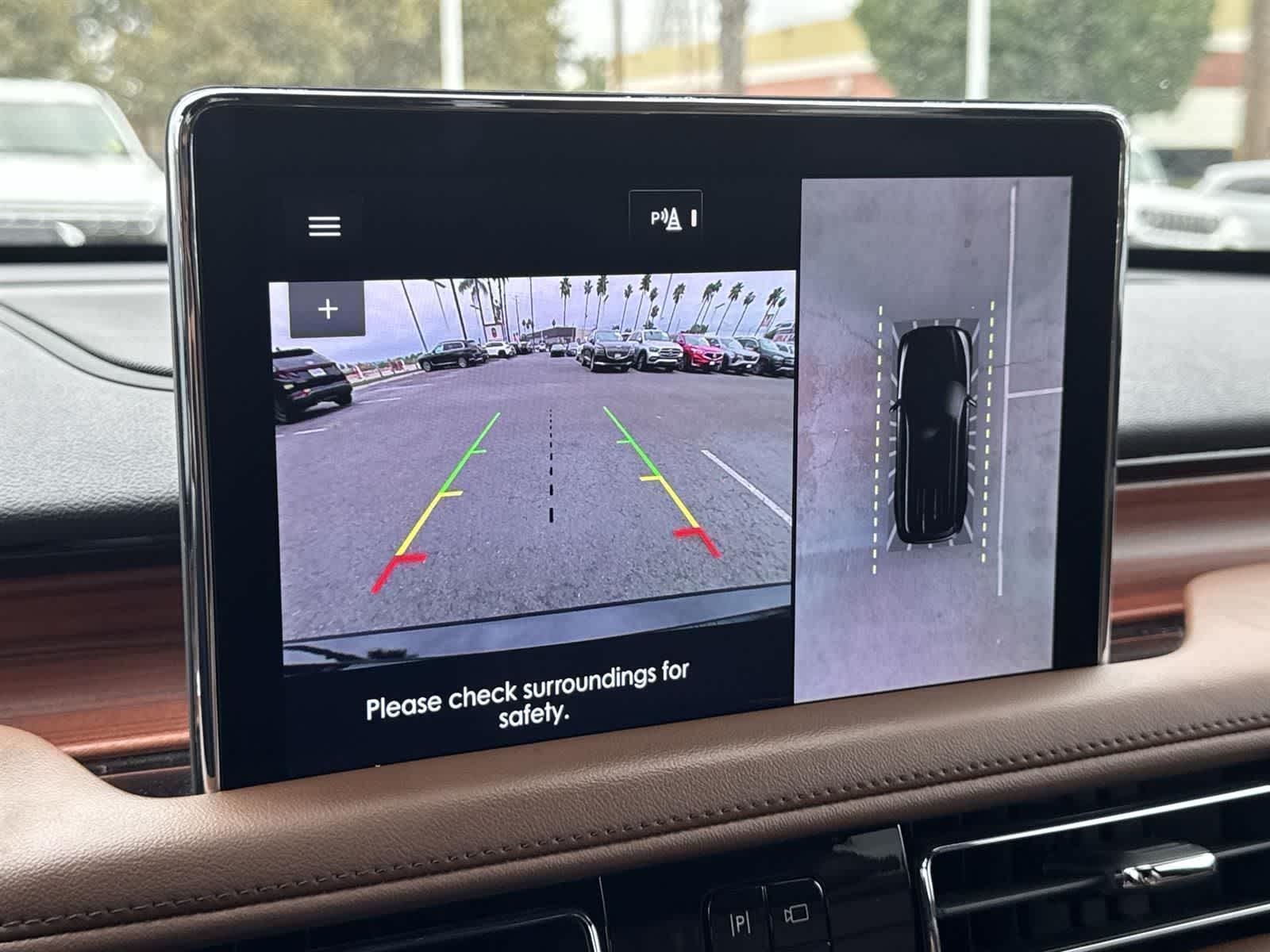 Thumbnail: 2023 Lincoln Aviator - 16