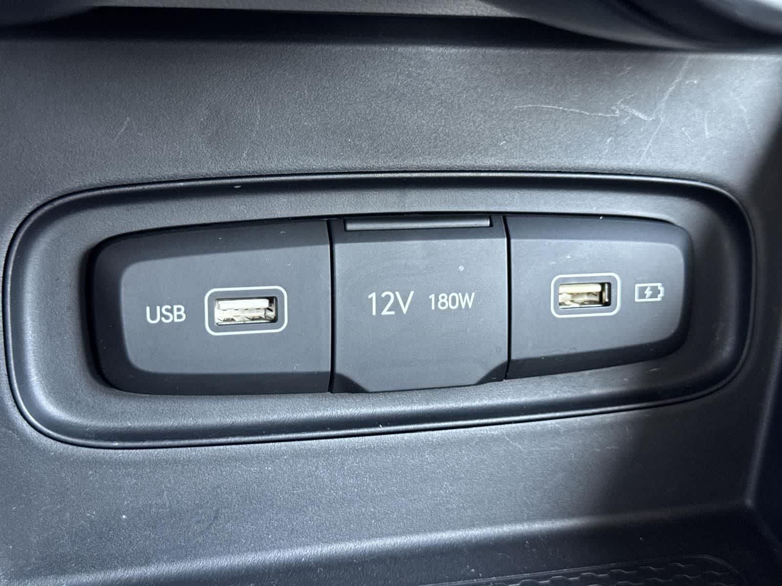 Thumbnail: 2022 Hyundai Venue - 37