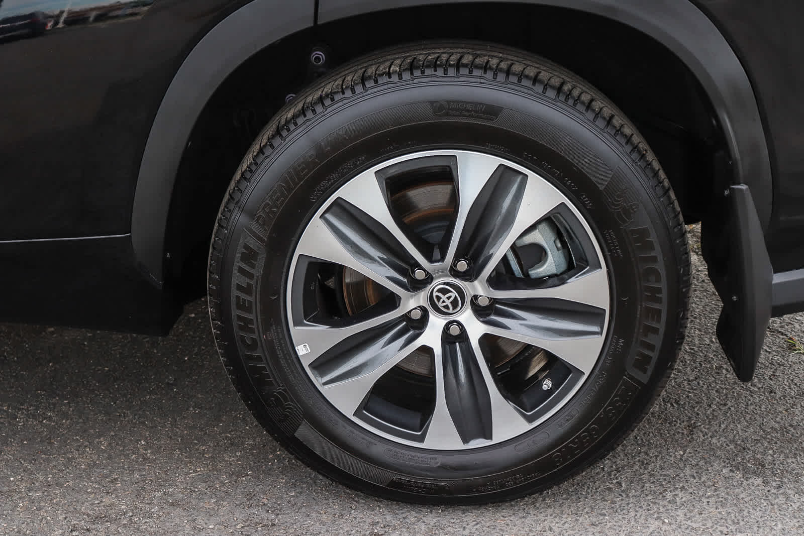 Thumbnail: 2023 Toyota Highlander - 10