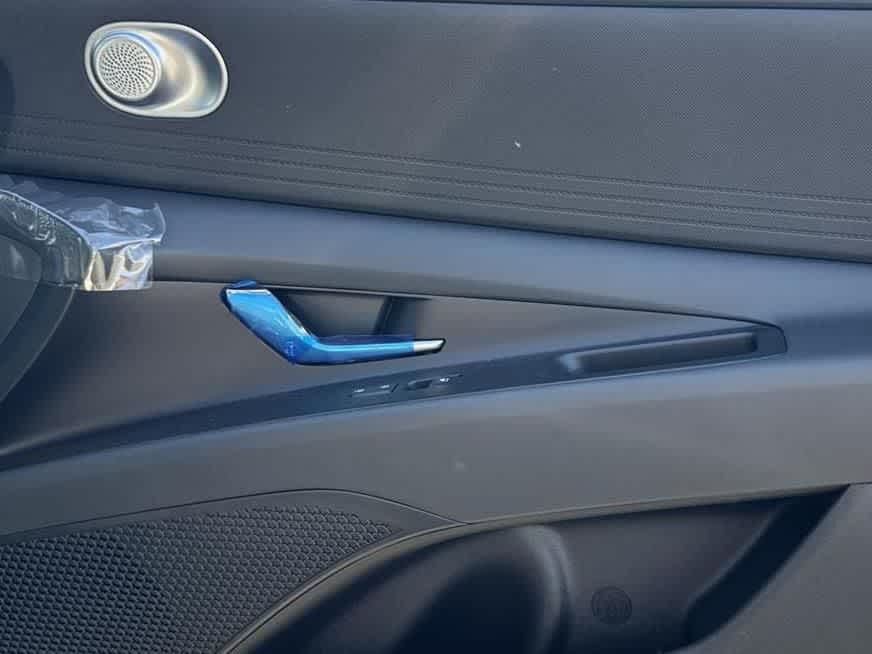 Thumbnail: 2025 Hyundai Elantra - 32