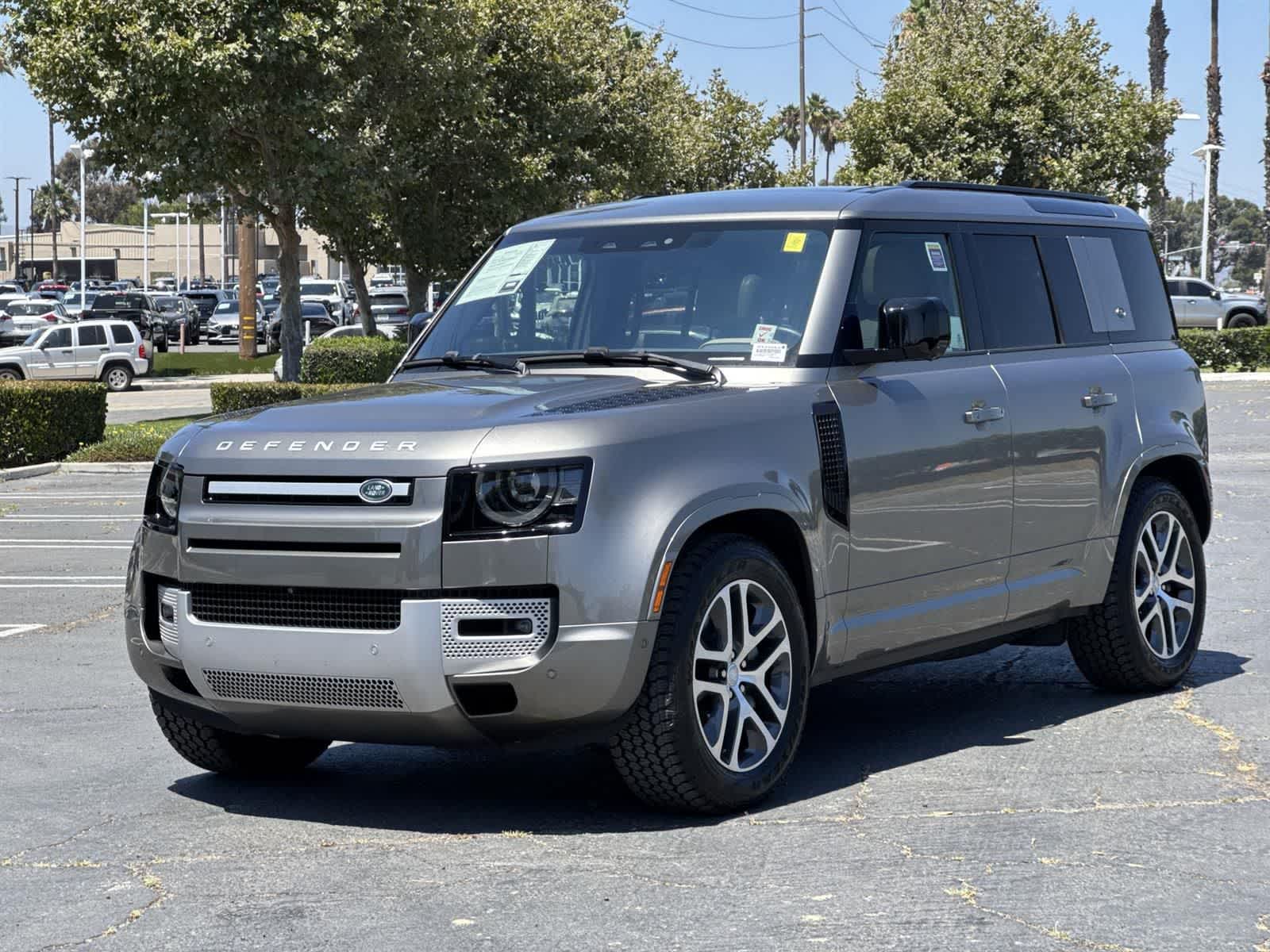 Thumbnail: 2022 Land Rover Defender - 6