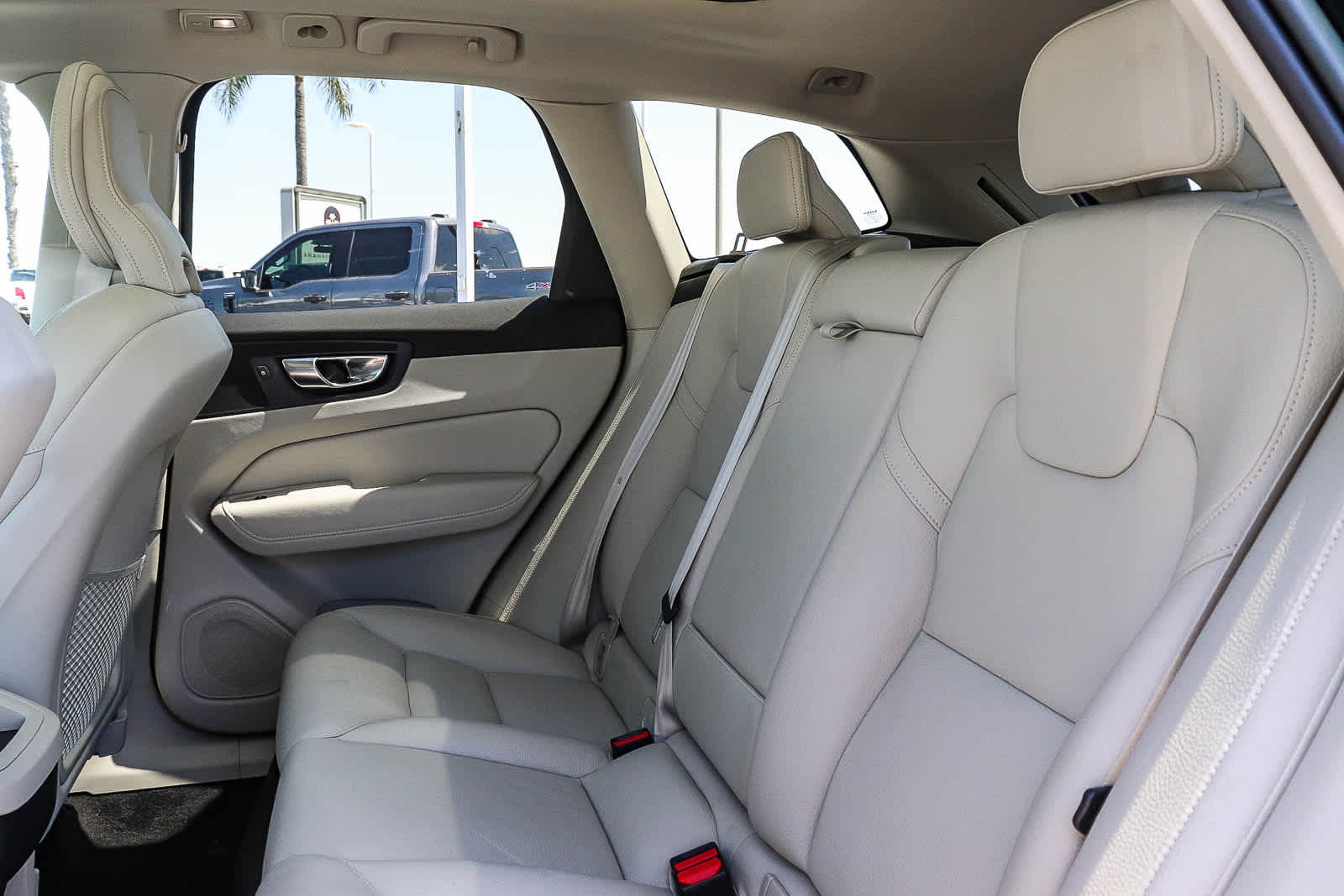 Thumbnail: 2023 Volvo XC60 - 23