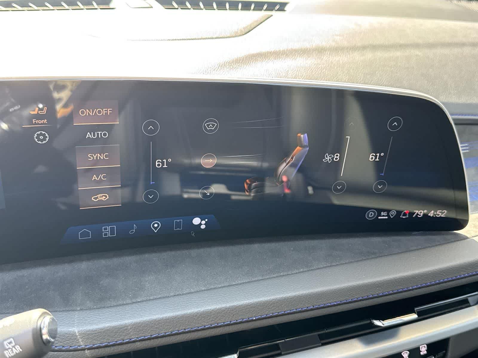 Thumbnail: 2025 Cadillac XT4 - 13