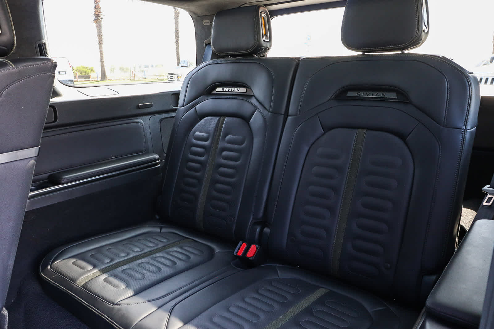 Thumbnail: 2023 Rivian R1S - 22