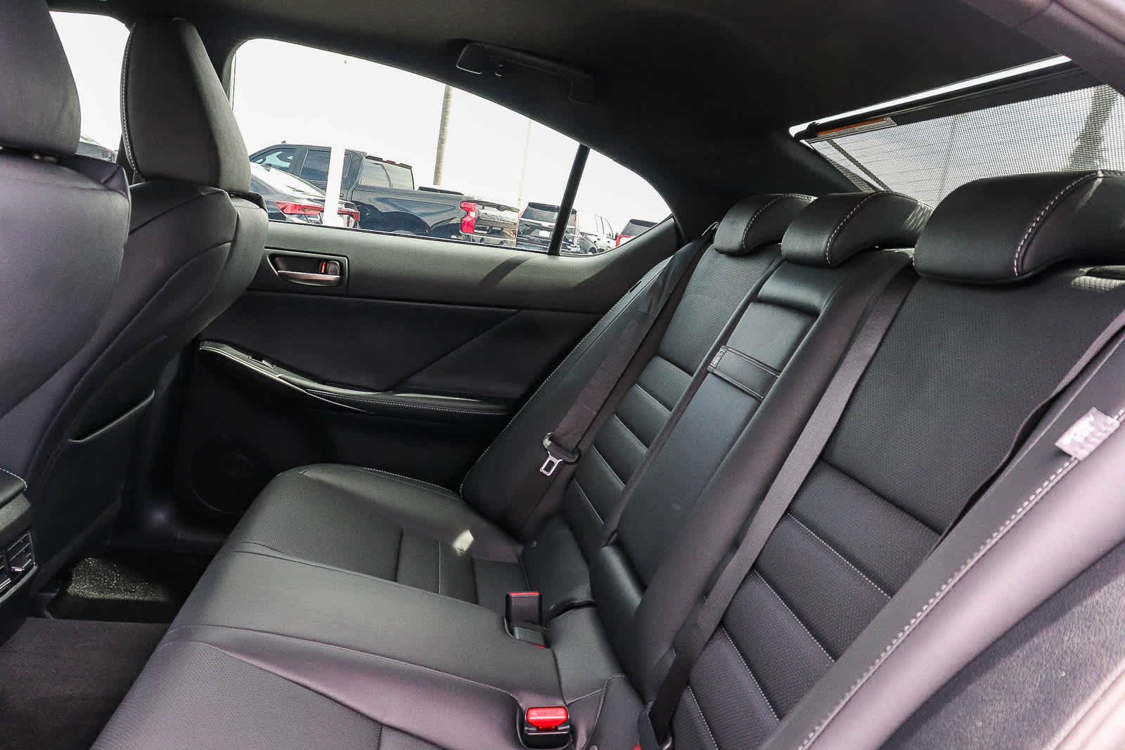 Thumbnail: 2024 Lexus IS - 30