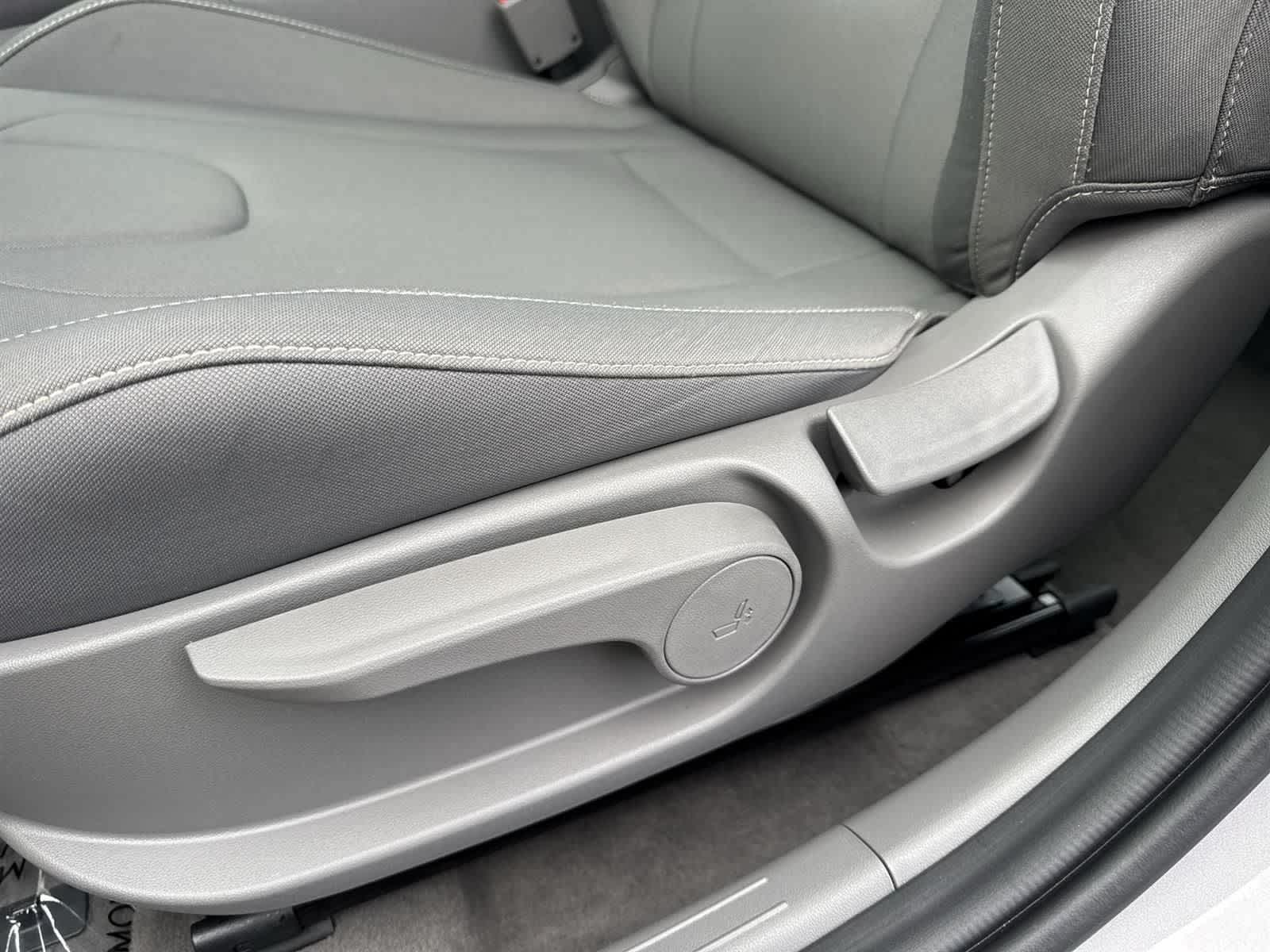 Thumbnail: 2025 Hyundai Elantra - 23