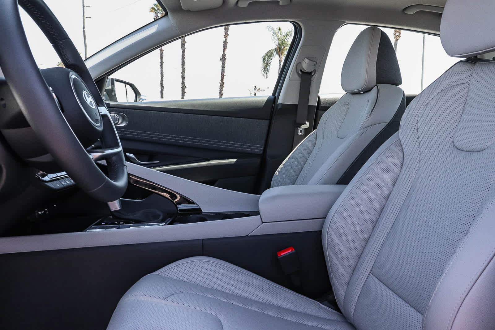 2026 Hyundai Elantra Limited - Photo 27