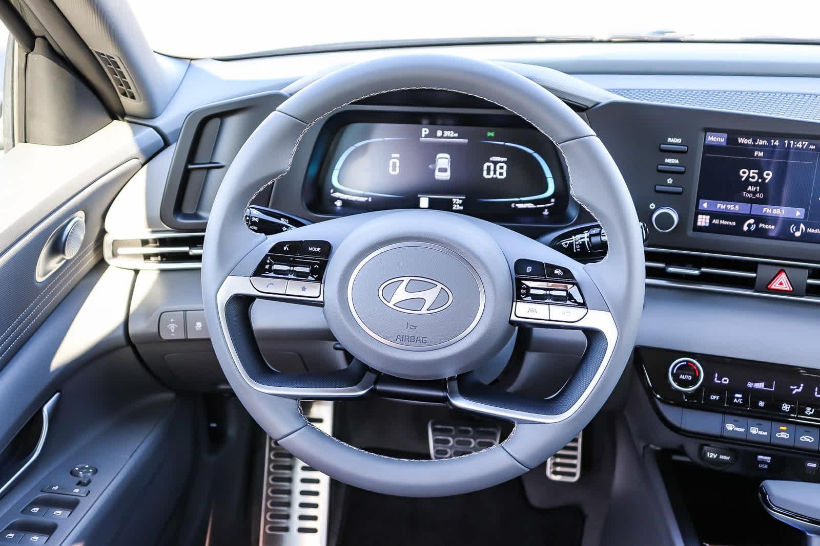 Thumbnail: 2025 Hyundai Elantra - 17