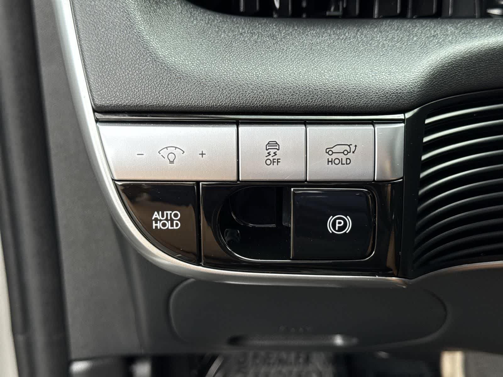 Thumbnail: 2023 Hyundai Ioniq 5 - 19