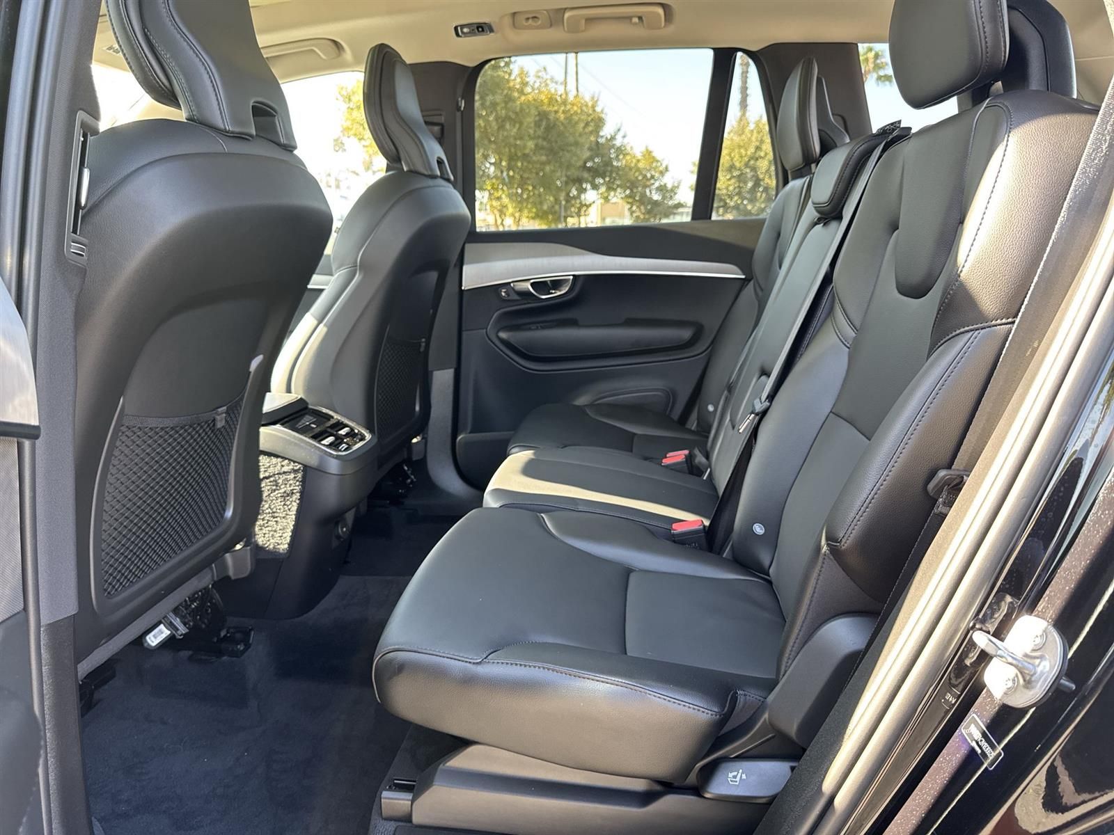 Thumbnail: 2022 Volvo XC90 - 26