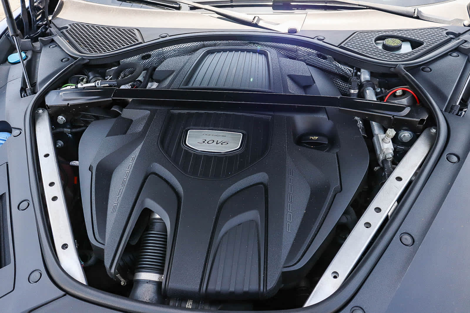 Thumbnail: 2017 Porsche Panamera - 33