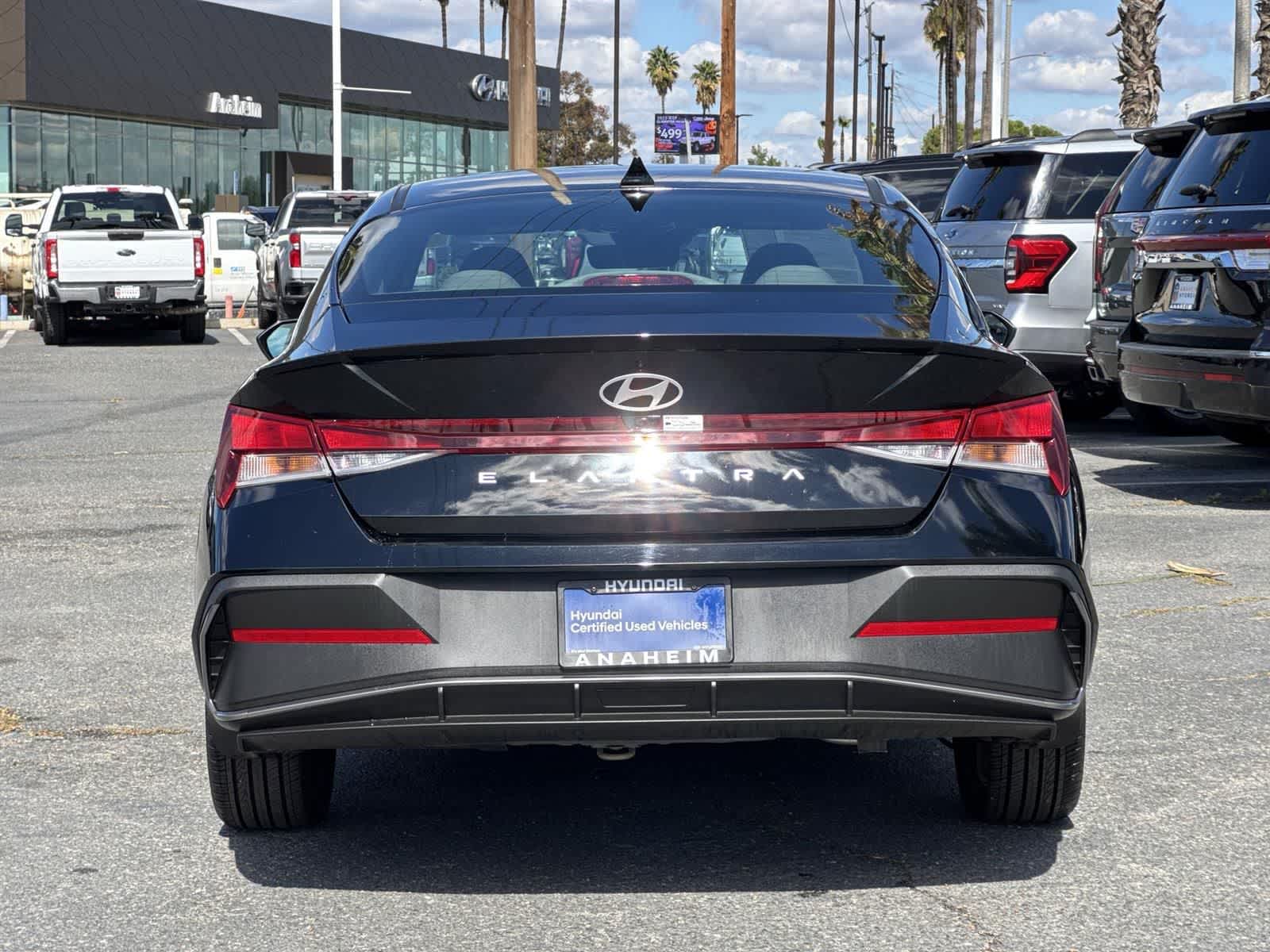Thumbnail: 2025 Hyundai Elantra - 4
