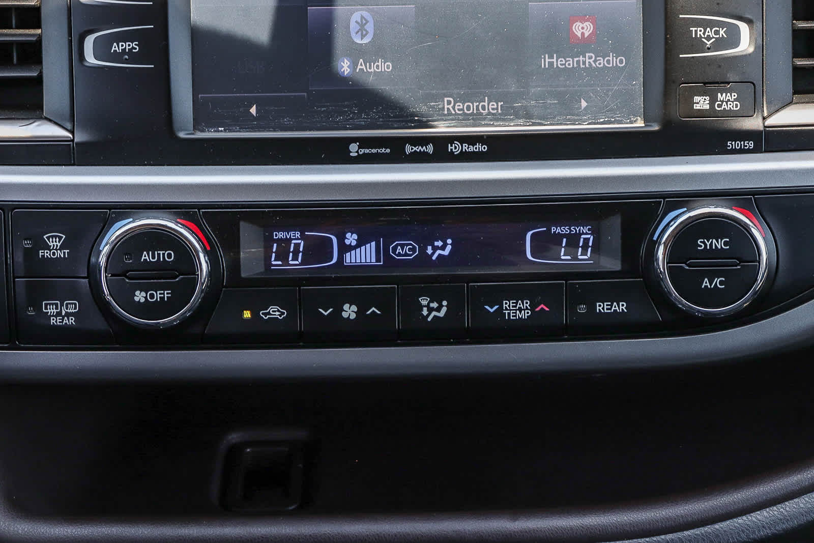 Thumbnail: 2016 Toyota Highlander - 16
