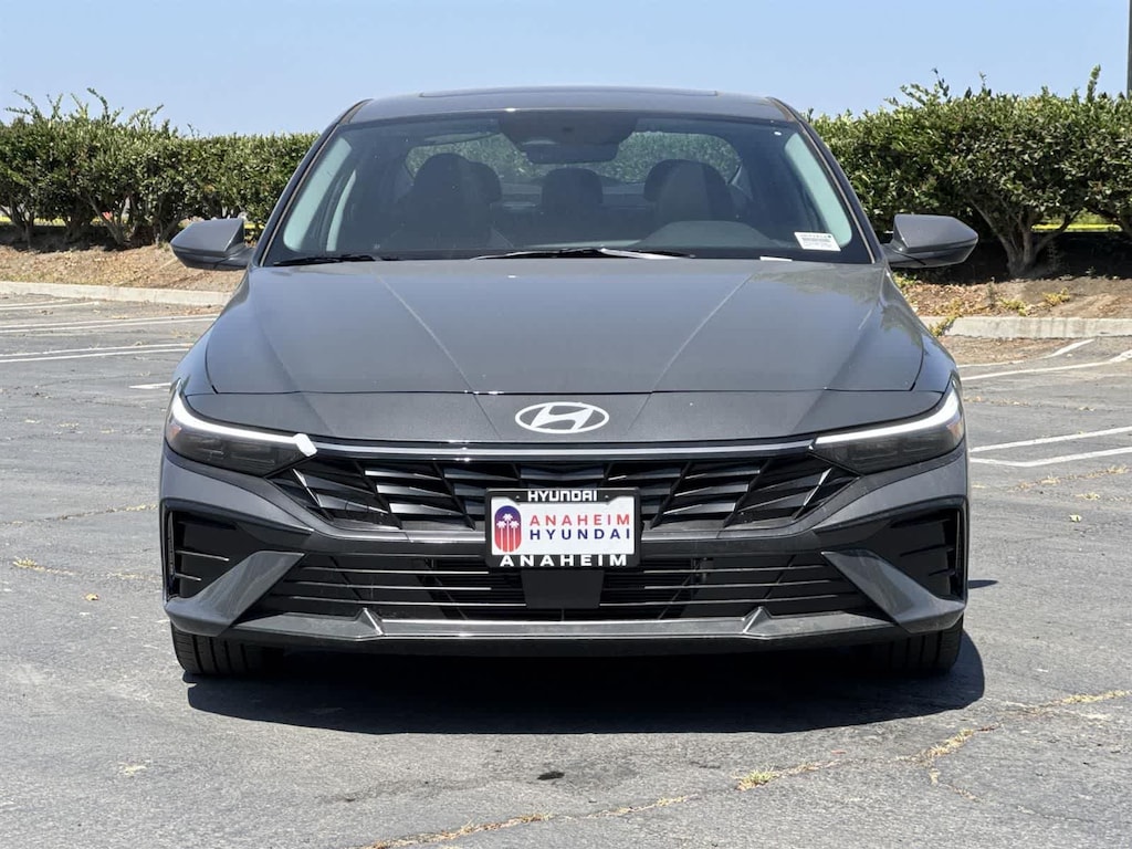 New 2025 Hyundai Elantra Hybrid Limited Sedan