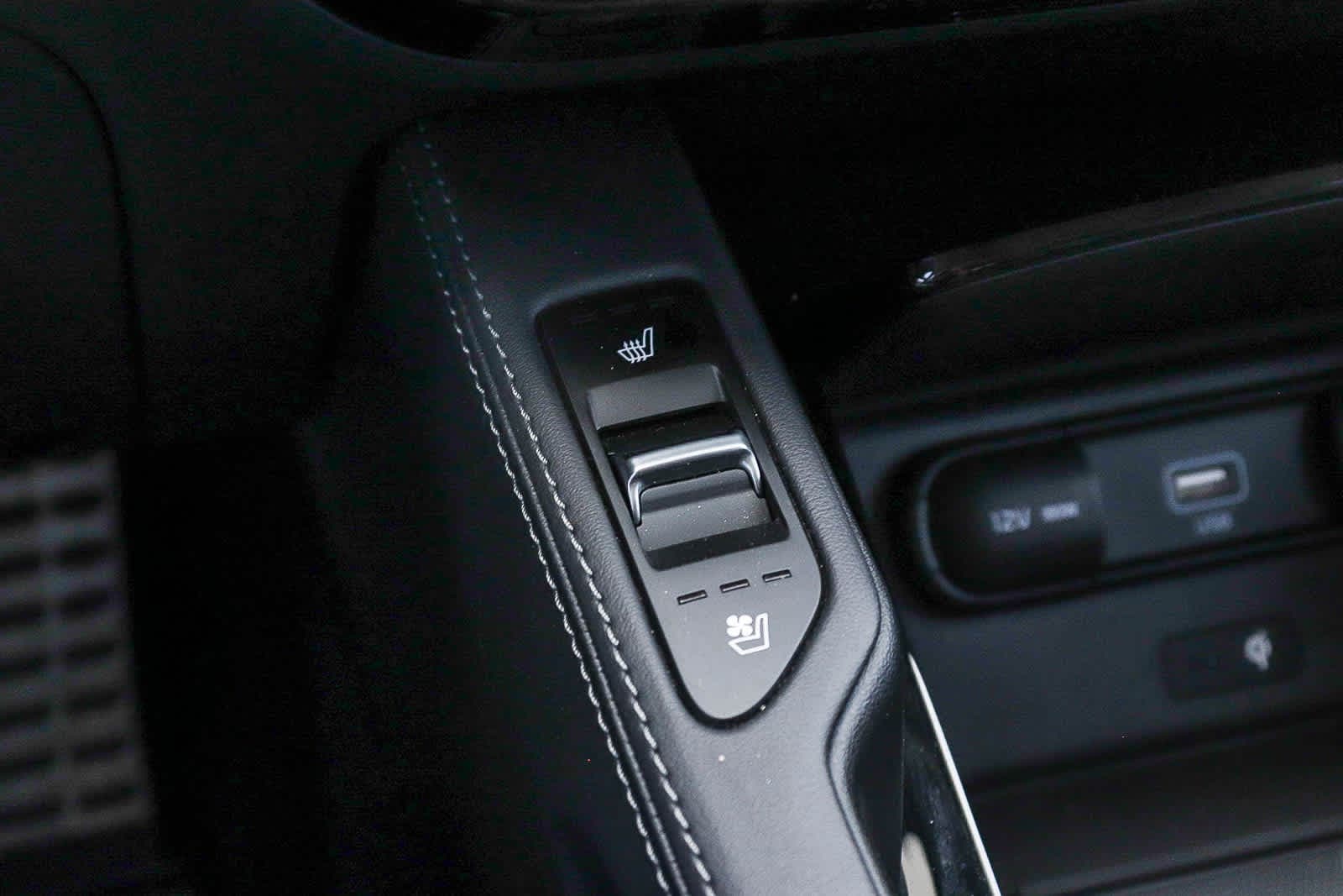 Thumbnail: 2021 Kia Telluride - 33