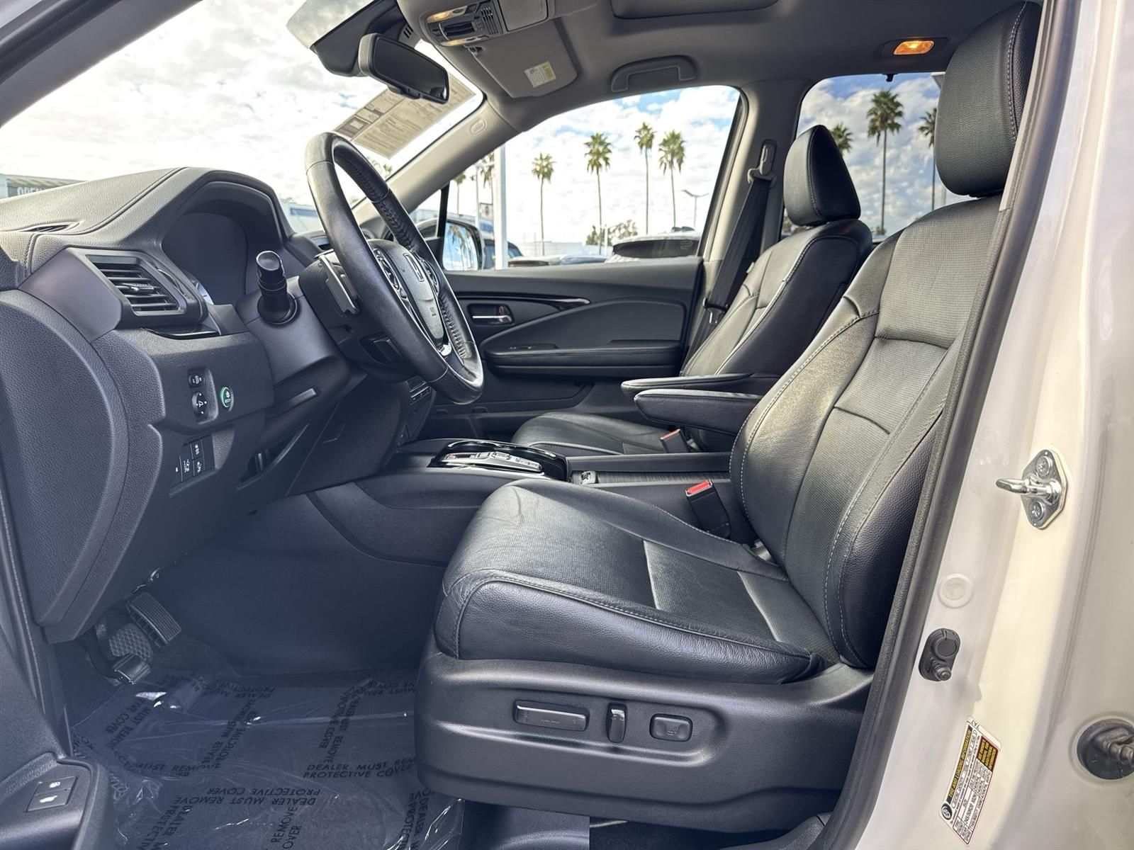 Thumbnail: 2017 Honda Pilot - 24