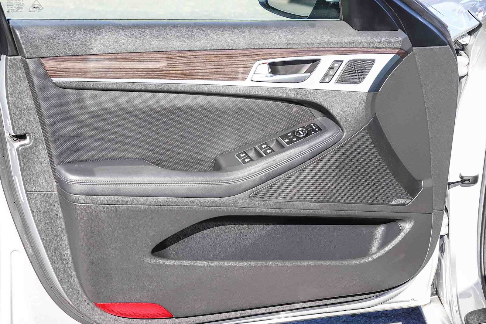 Thumbnail: 2016 Hyundai Genesis - 22