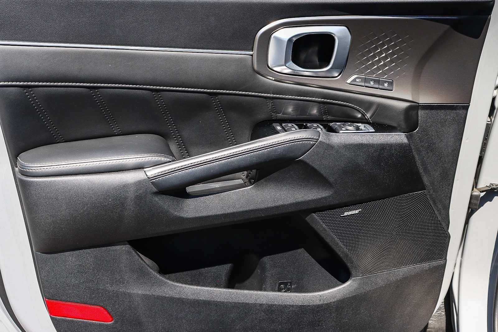Thumbnail: 2022 Kia Sorento - 28