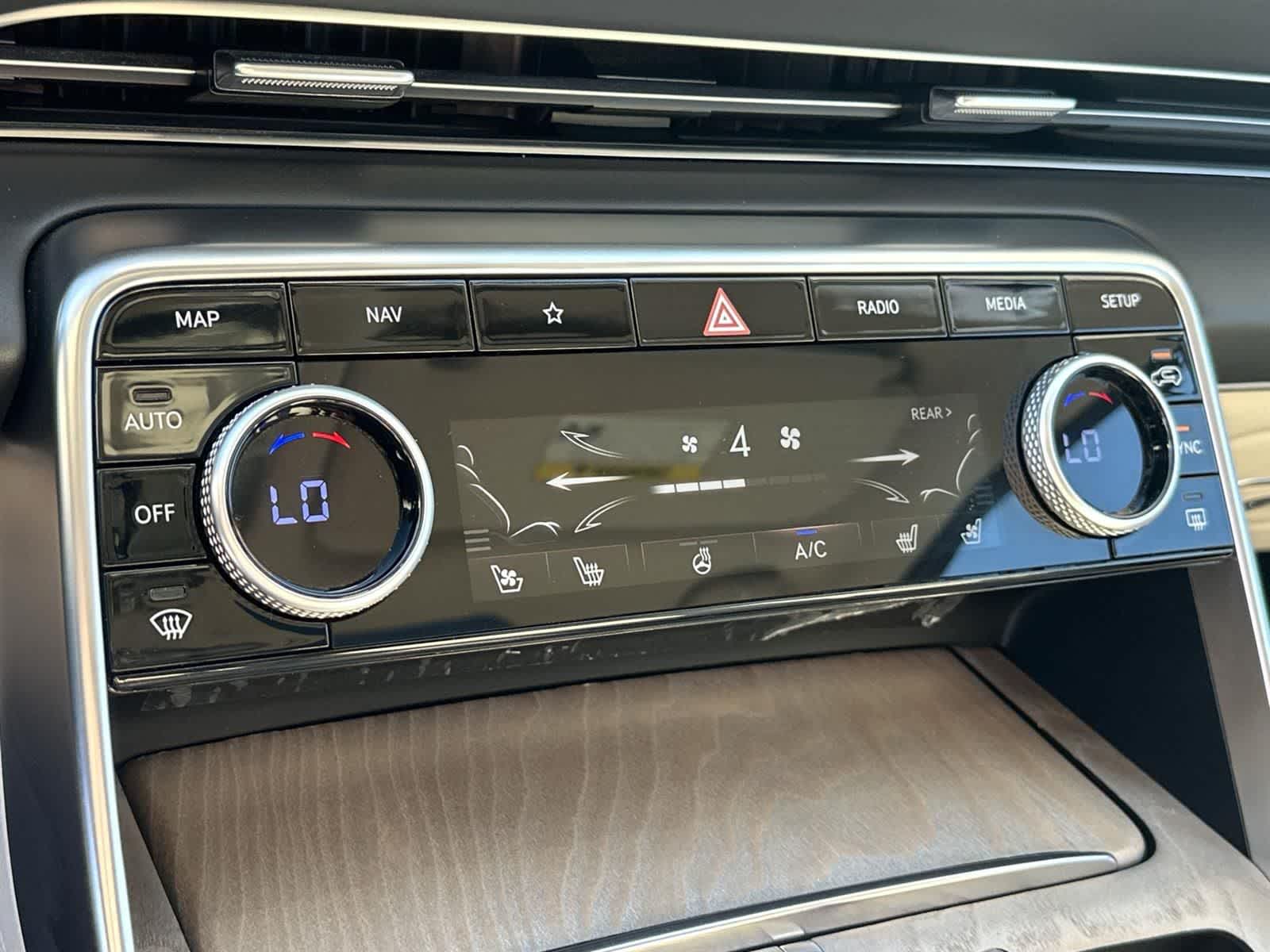 Thumbnail: 2022 Genesis GV80 - 14