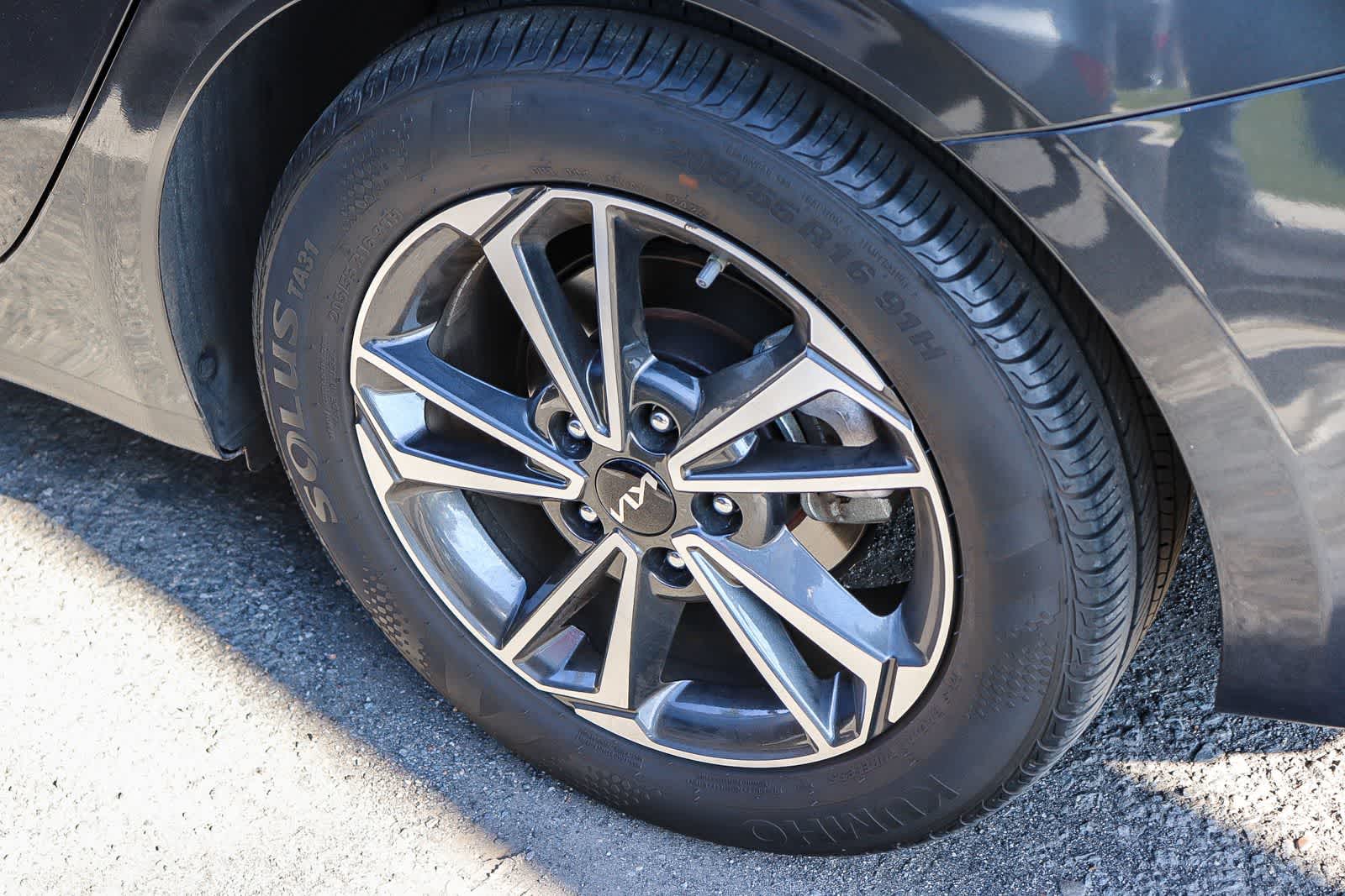 Thumbnail: 2023 Kia Forte - 7