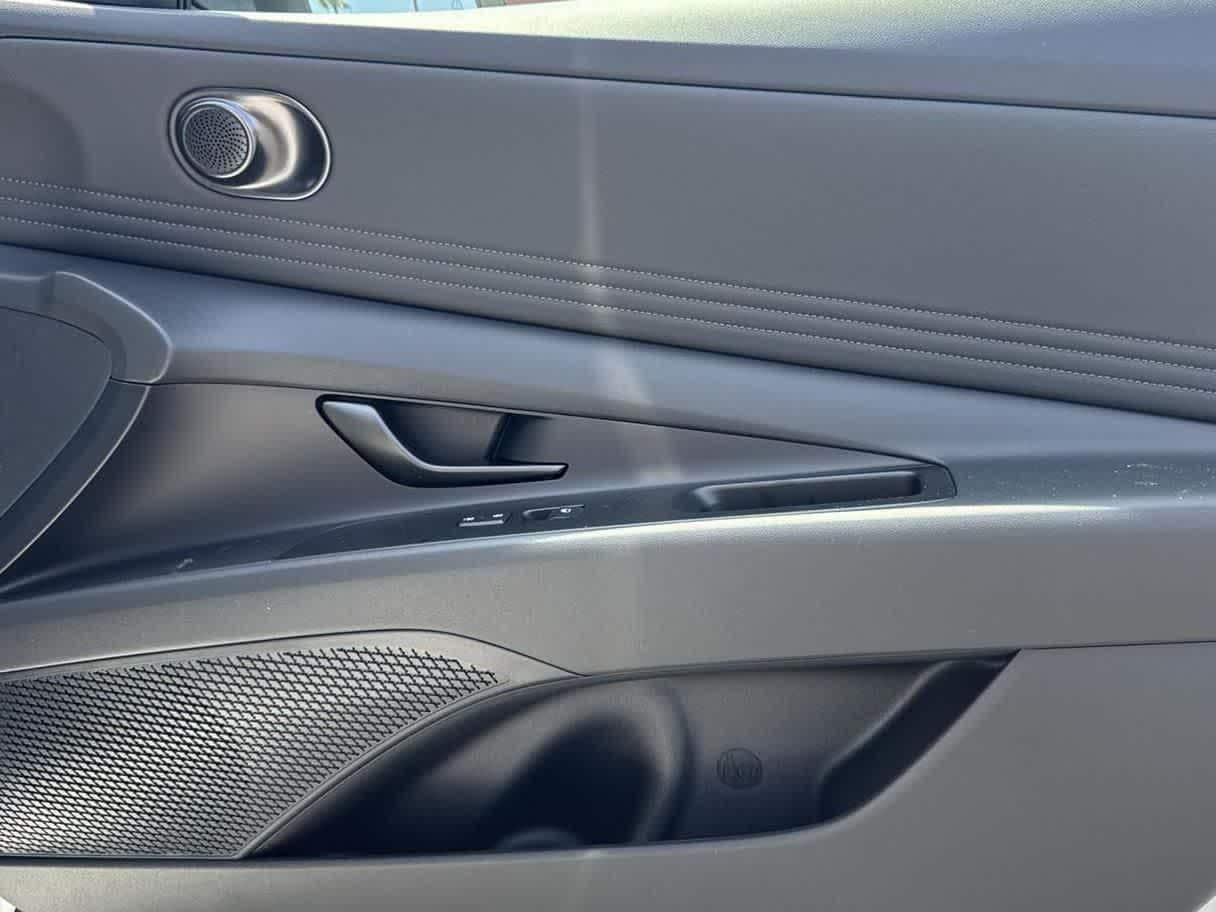 Thumbnail: 2025 Hyundai Elantra - 34