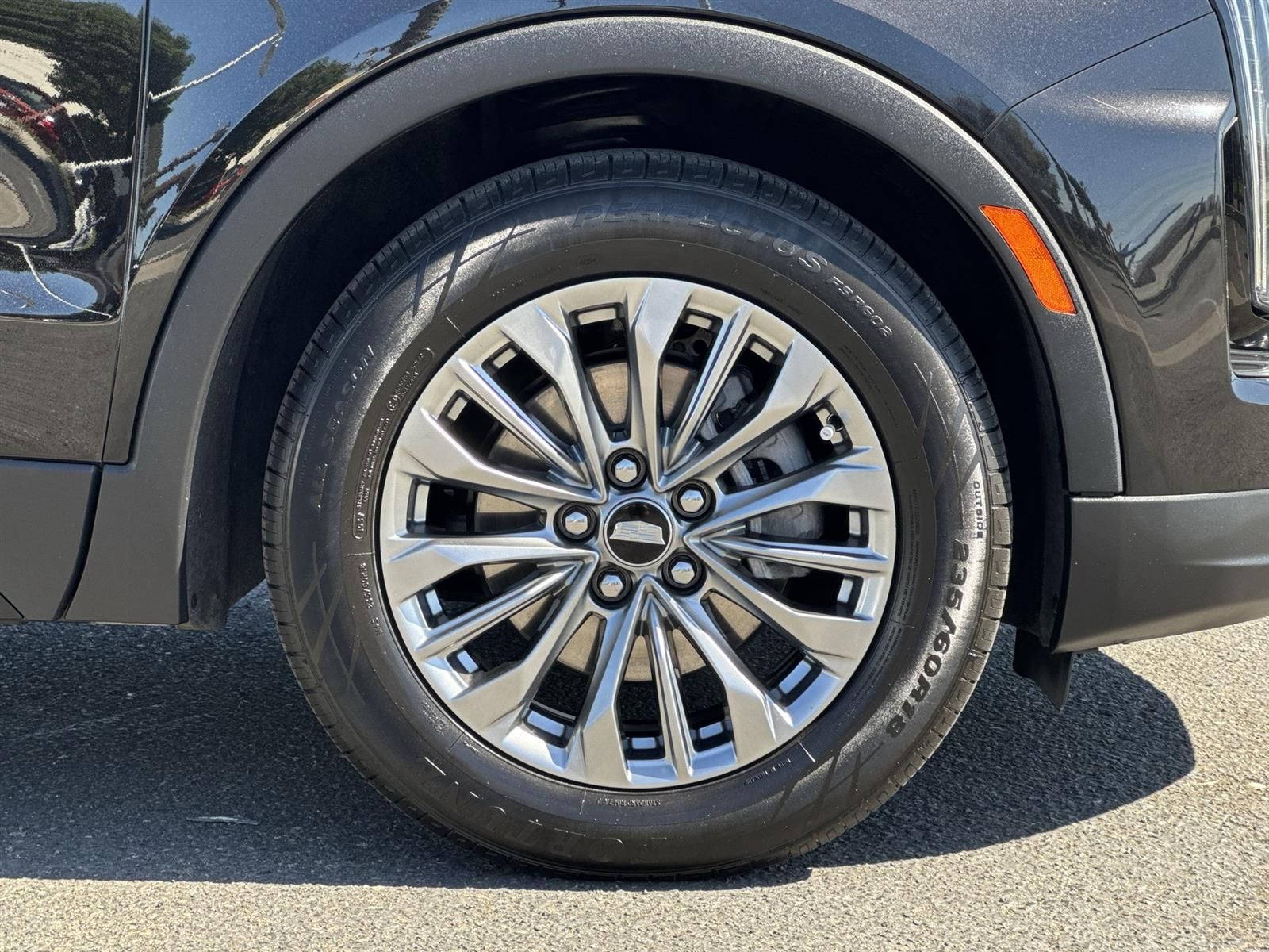 Thumbnail: 2024 Cadillac XT4 - 40