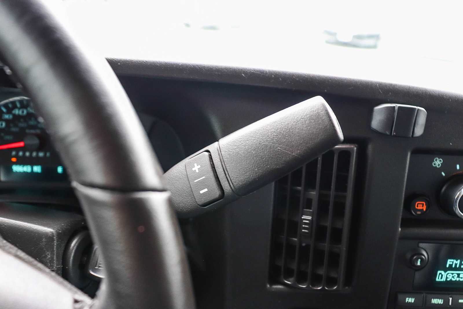 Thumbnail: 2023 GMC Savana - 22