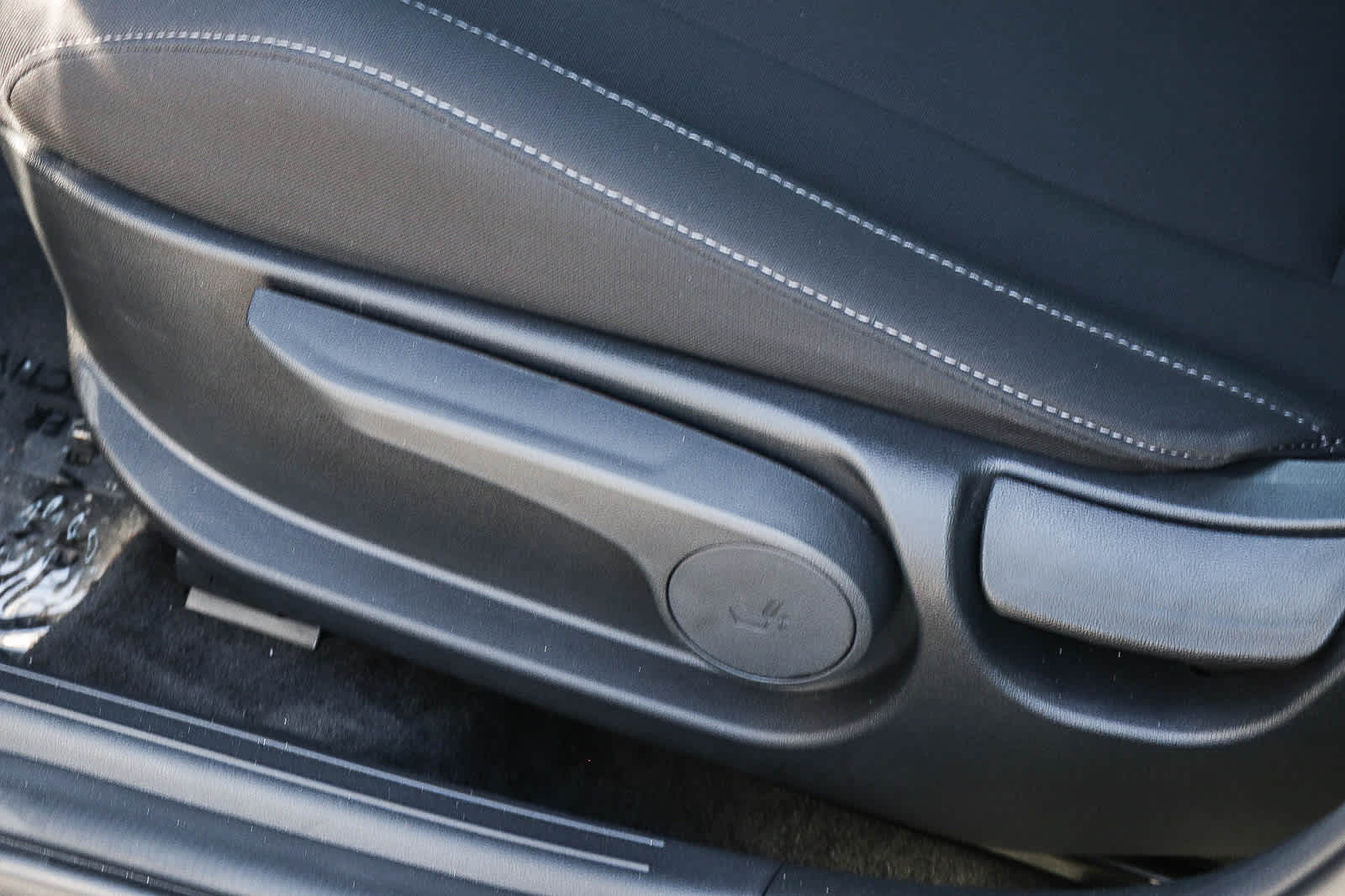 Thumbnail: 2023 Hyundai Elantra - 16