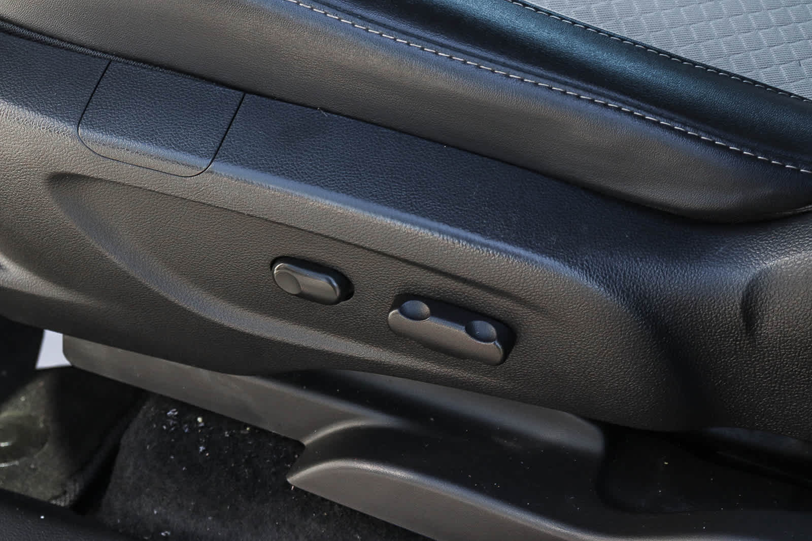 Thumbnail: 2019 Buick Encore - 25