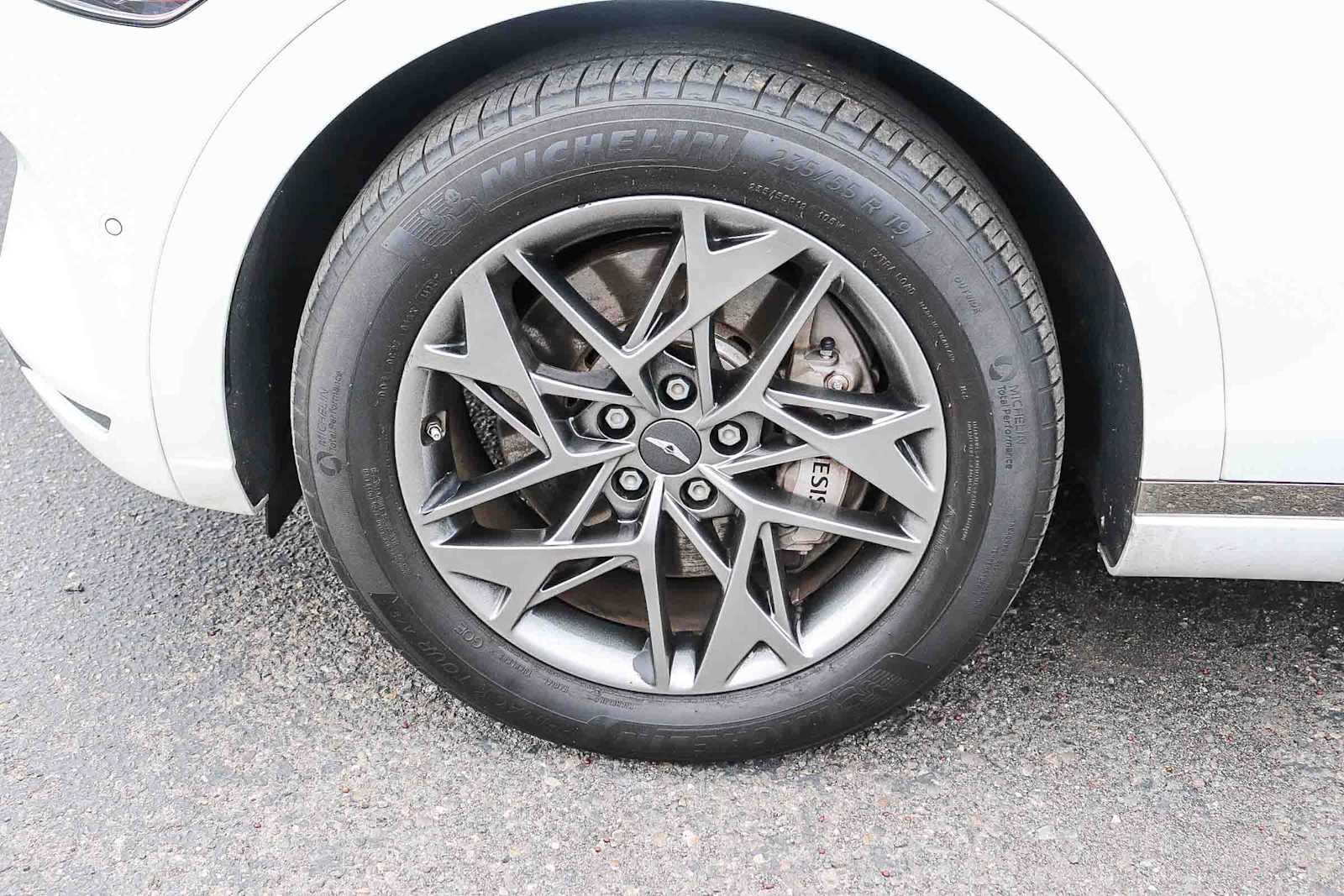 Thumbnail: 2023 Genesis GV70 - 12