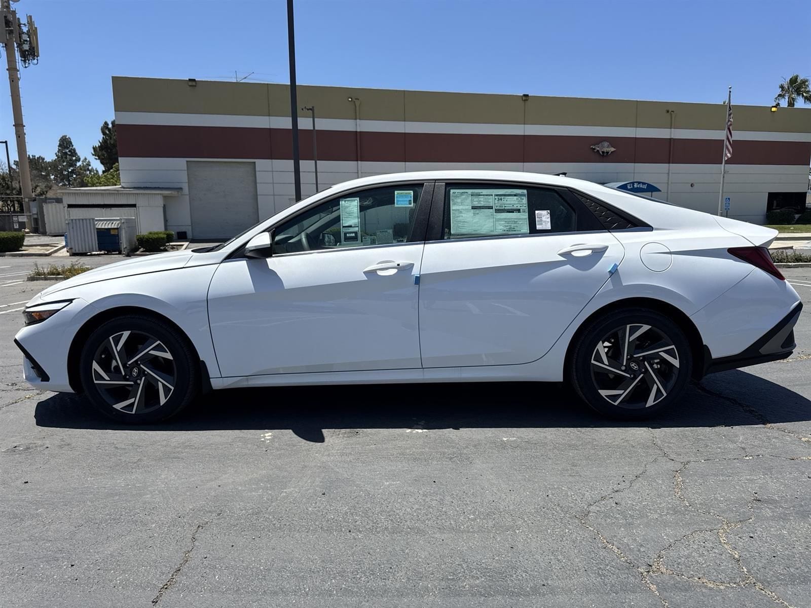 Thumbnail: 2025 Hyundai Elantra - 5