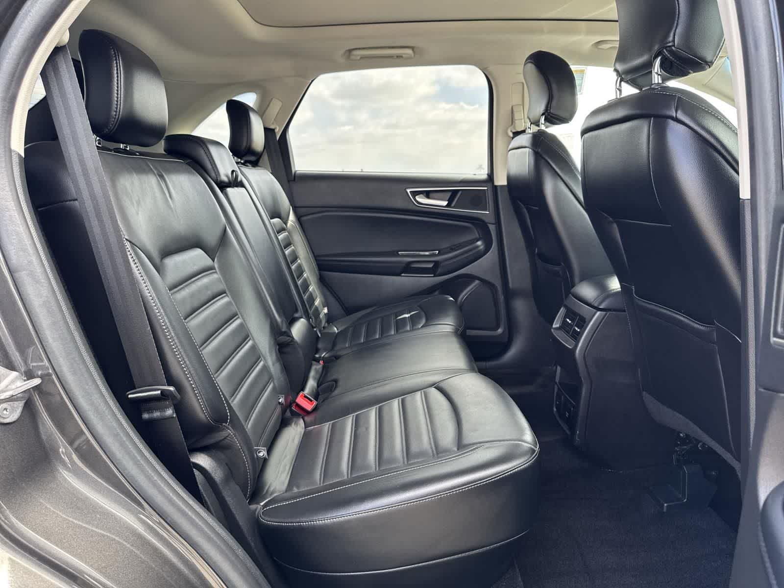 Thumbnail: 2016 Ford Edge - 38