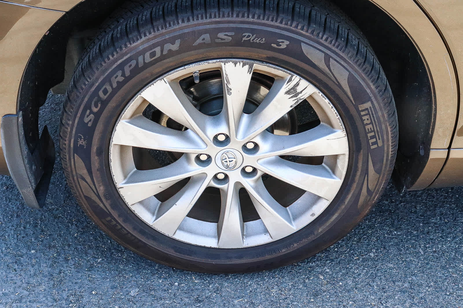 Thumbnail: 2013 Toyota Venza - 12
