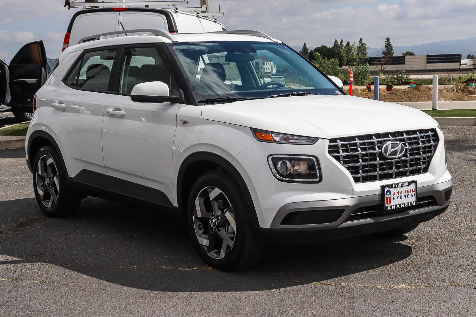 Thumbnail: 2026 Hyundai Venue - 3