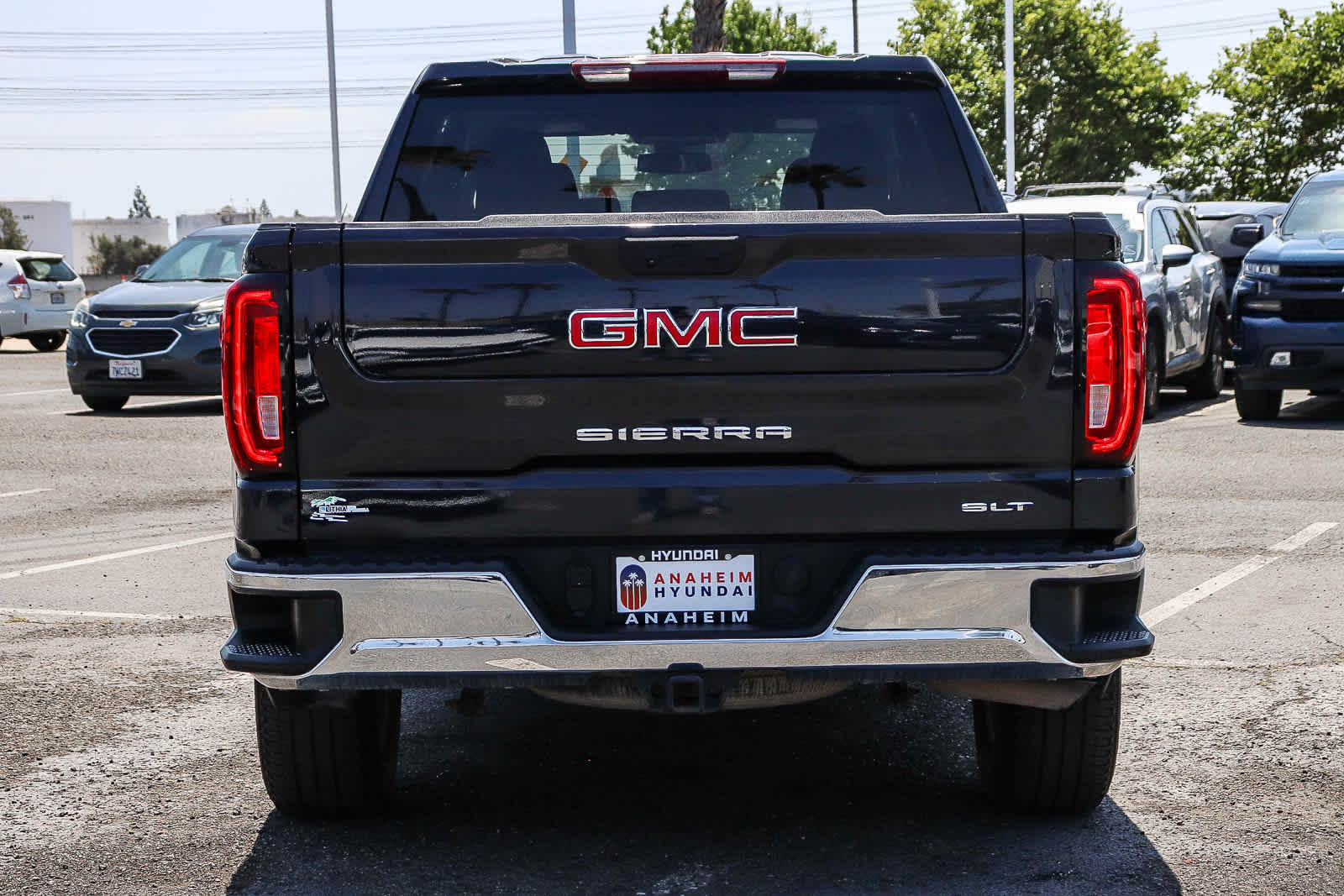 2024 GMC Sierra 1500 SLT - Photo 8