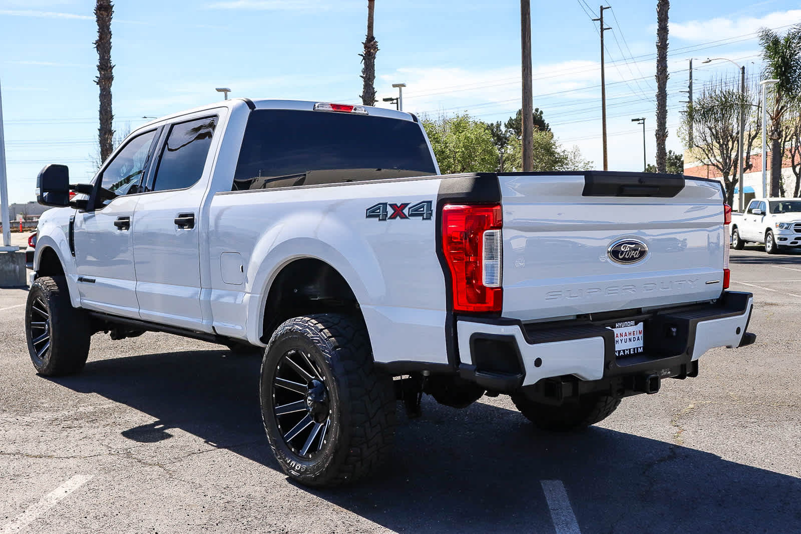 2019 Ford Super Duty F-250 SRW XLT photo 3