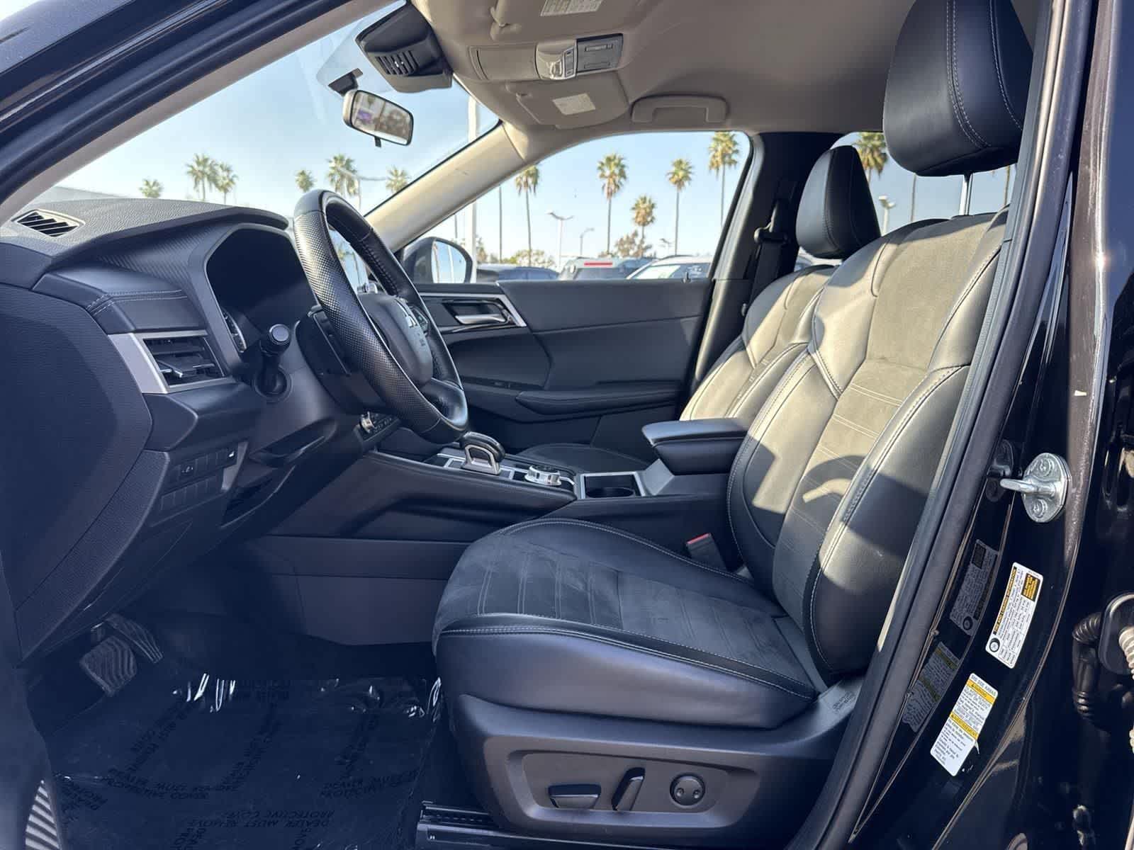 Thumbnail: 2024 Mitsubishi Outlander - 22