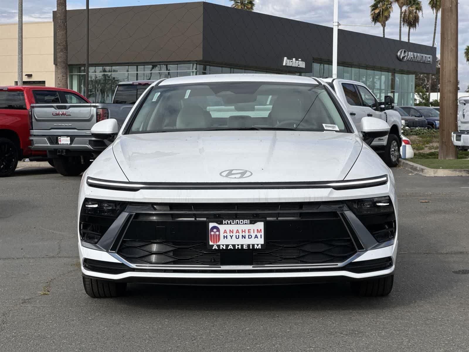 2025 Hyundai Sonata SEL photo 2