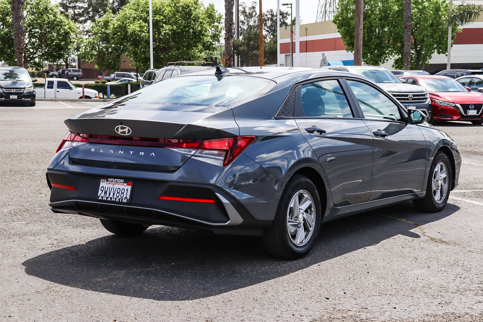 2025 Hyundai Elantra SE photo 5