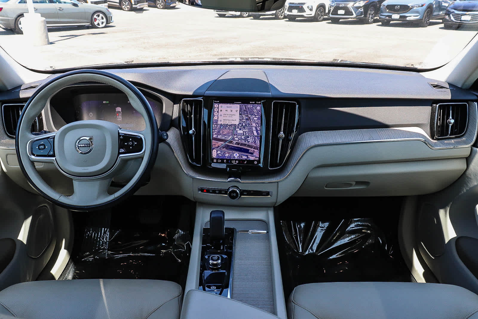 Thumbnail: 2023 Volvo XC60 - 13